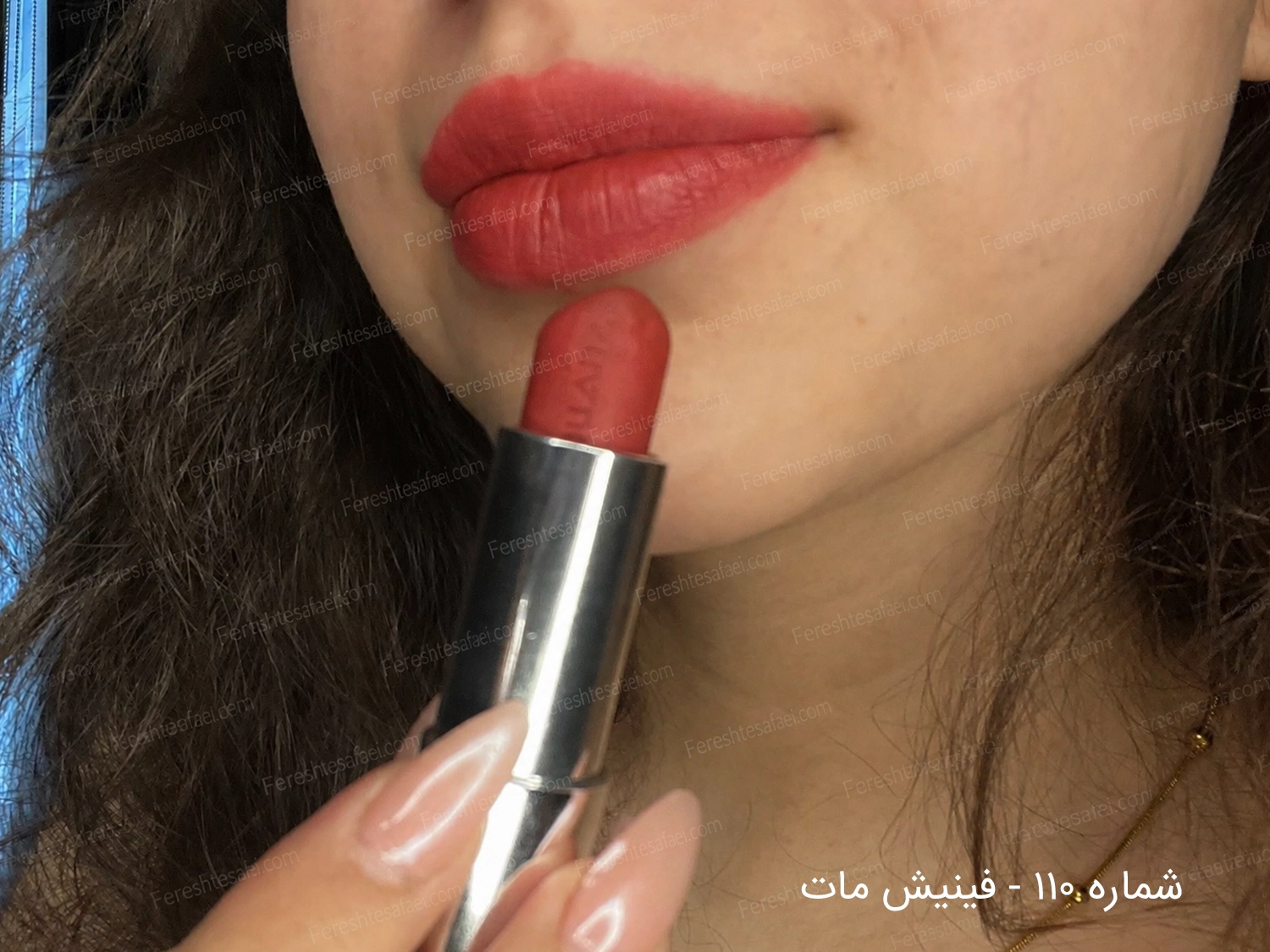 رژ لب جامد یوانا